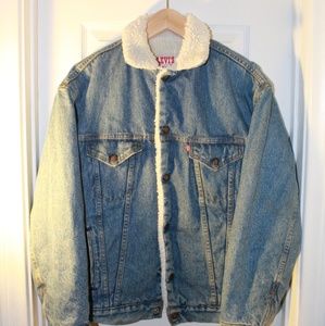 LEVIS VINTAGE DENIM JACKET!